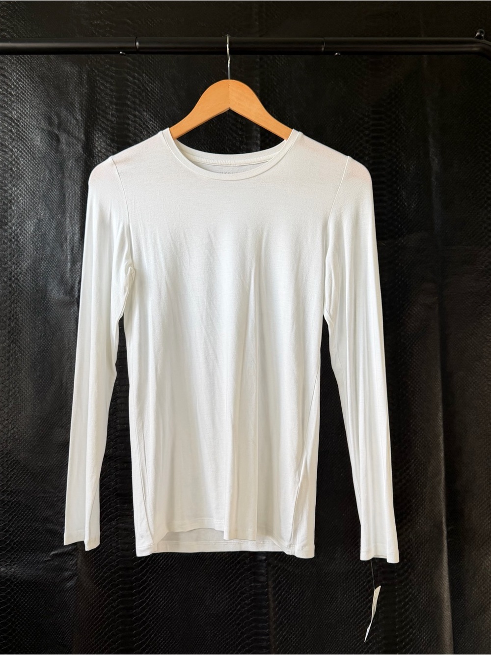 Majestic Filature White crewneck long sleeve top Deluxe teeshirt Size 2 NWT